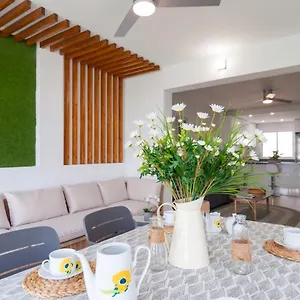 Ketan Nadales Apartamento